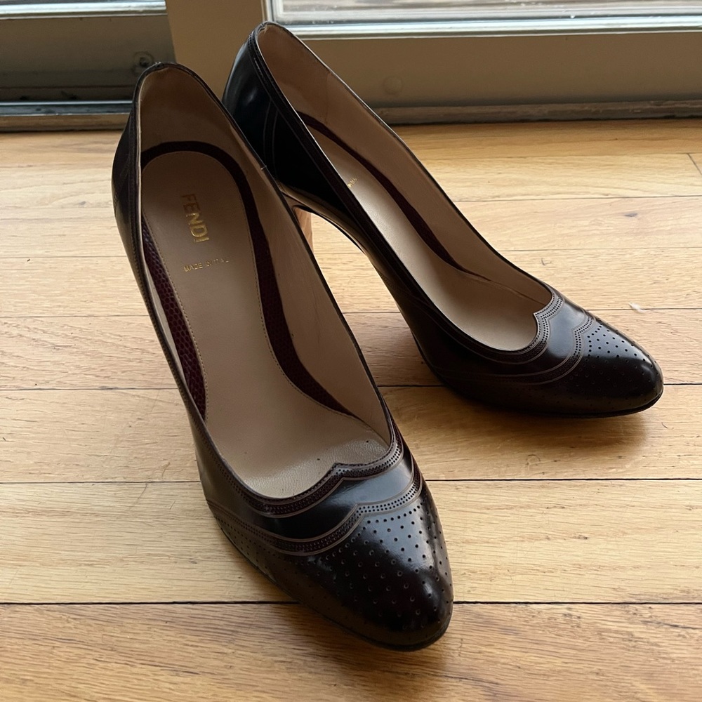 FENDI classic pumps / Rare burgundy color / size 40